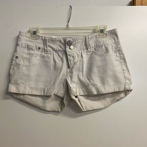 Women’s low rise white shorts